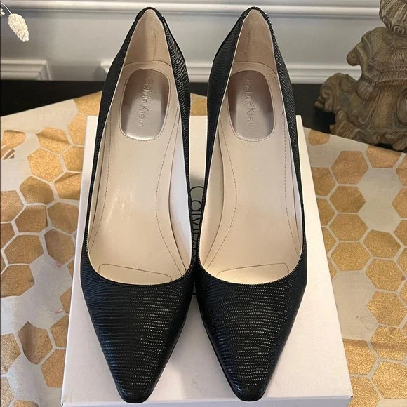 Calvin Klein Textured Black Heels with box - Picture 3 of 10